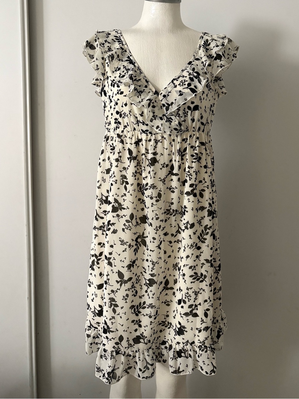 Ivory Floral Ruffle V-Neck Dress